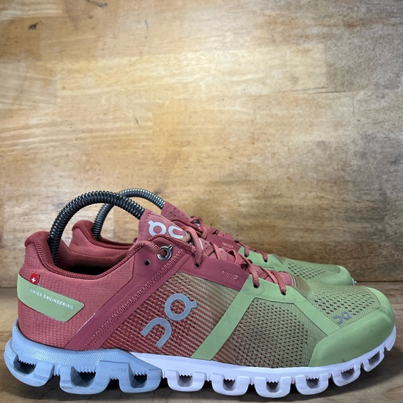 On Running Shoes - On CloudFlow REFLECTIVE Womens Size 8.5 Running Shoes Sneakers Guava Dust Rose